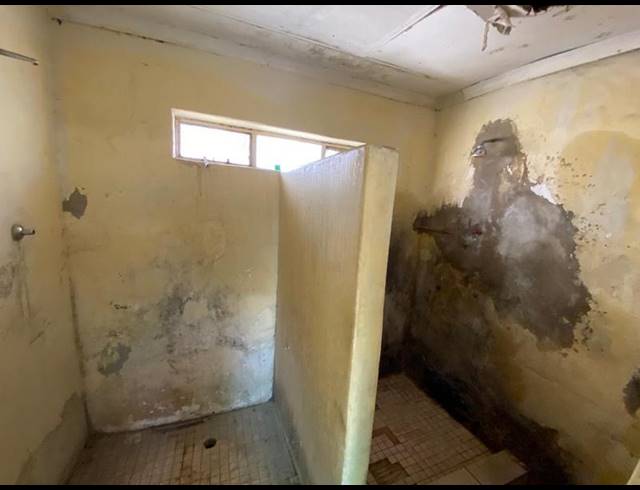 21 BEDROOM HOUSE FOR SALE IN KEMPTON PARK